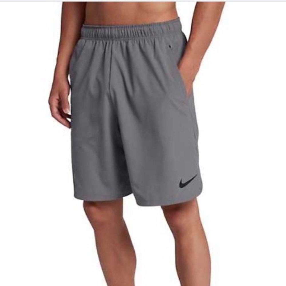 Nike Men's Flex Training Shorts-size M (BNWT)